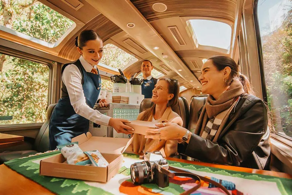 Machu Picchu Full Day en Tren Vistadome 4