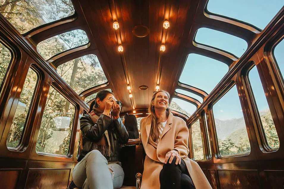 Machu Picchu Full Day en Tren Vistadome 3