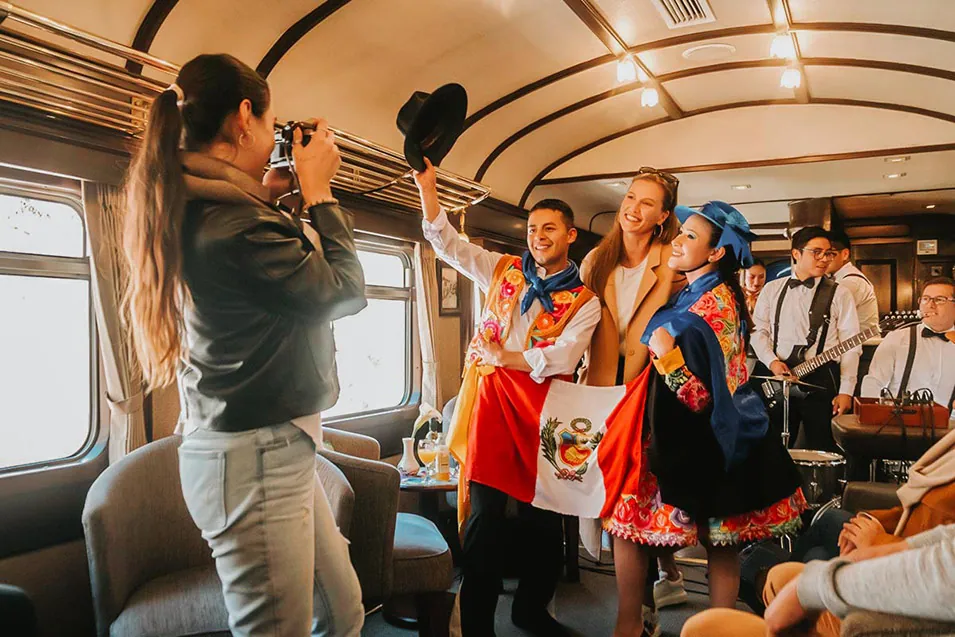 Machu Picchu Full Day en Tren Vistadome 2